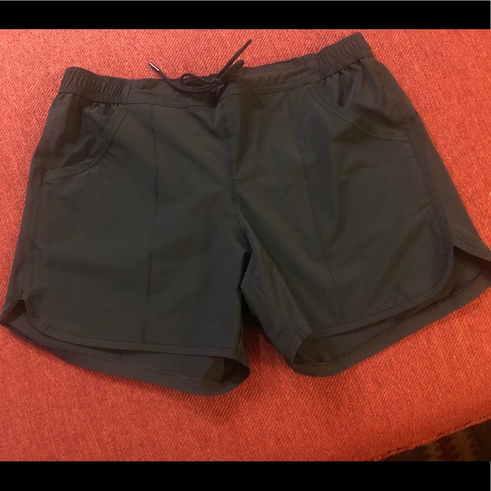 Lands’ End women’s 5 inch board/cover up shorts